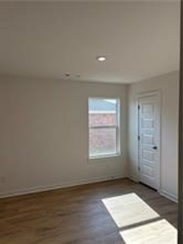 818 Heeler Avenue, Lowell, AR 72745