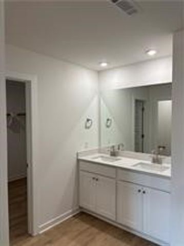 818 Heeler Avenue, Lowell, AR 72745