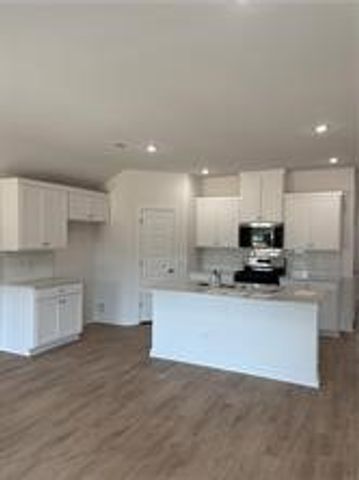 818 Heeler Avenue, Lowell, AR 72745