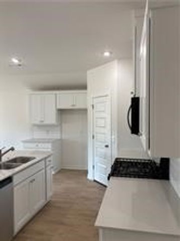 818 Heeler Avenue, Lowell, AR 72745