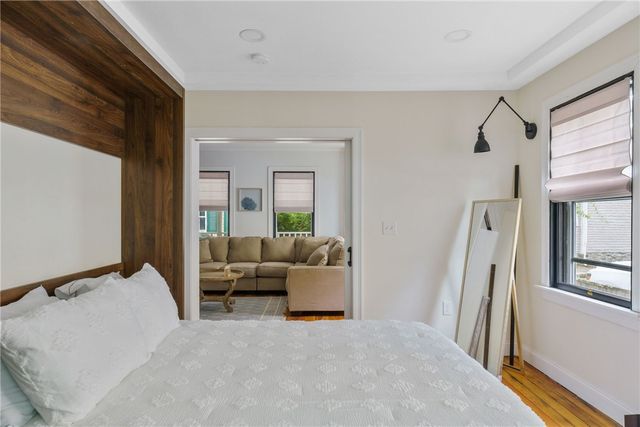 11 Sunshine Court, Newport, RI 02840