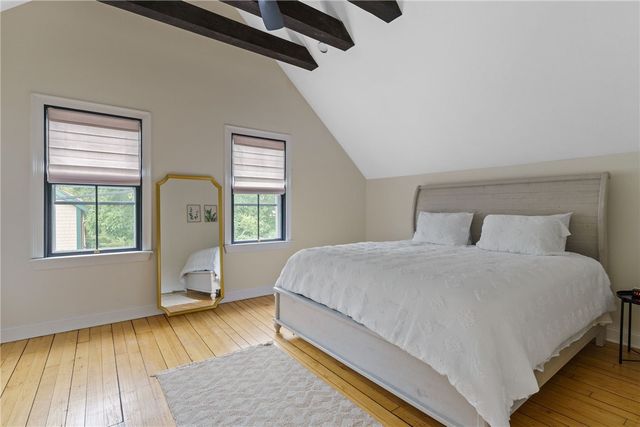 11 Sunshine Court, Newport, RI 02840