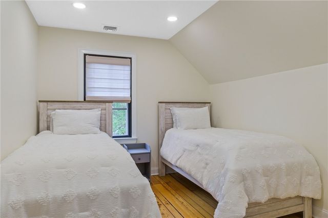 11 Sunshine Court, Newport, RI 02840