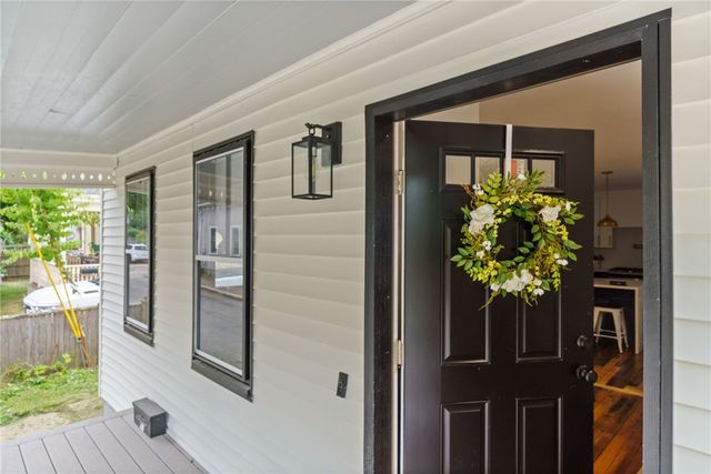11 Sunshine Court, Newport, RI 02840