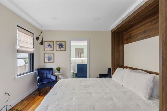 11 Sunshine Court, Newport, RI 02840