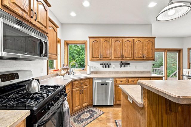 W238S5976 Prairie Wolf COURT, Waukesha, WI 53189