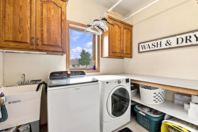 W238S5976 Prairie Wolf COURT, Waukesha, WI 53189
