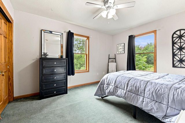 W238S5976 Prairie Wolf COURT, Waukesha, WI 53189