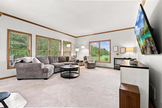 W238S5976 Prairie Wolf COURT, Waukesha, WI 53189
