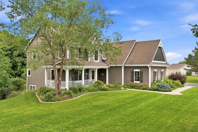 W238S5976 Prairie Wolf COURT, Waukesha, WI 53189