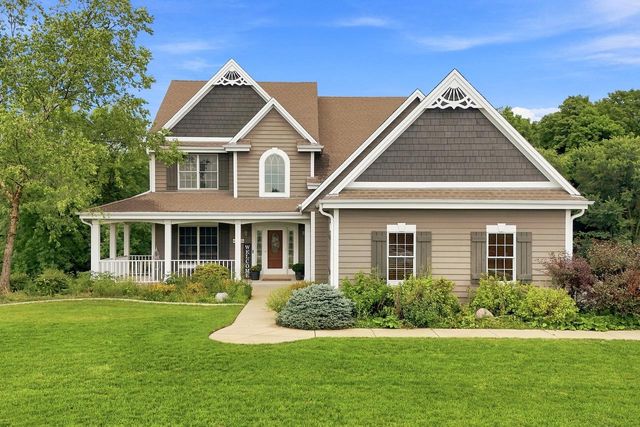 W238S5976 Prairie Wolf COURT, Waukesha, WI 53189