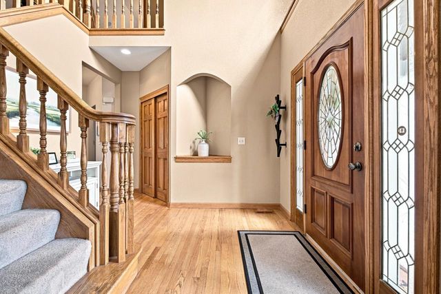 W238S5976 Prairie Wolf COURT, Waukesha, WI 53189