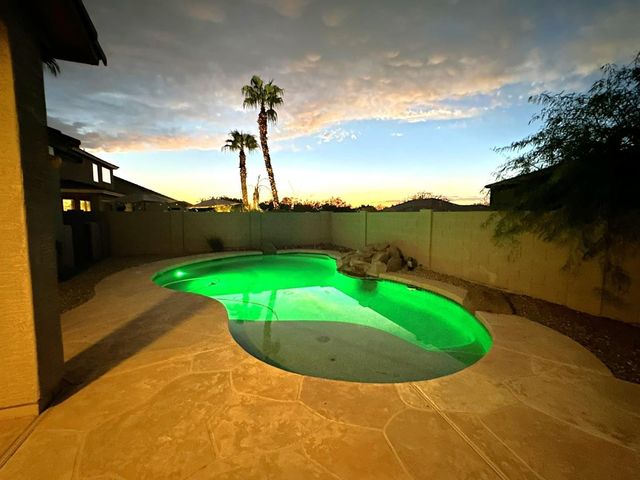 1812 E Beverly Road, Phoenix, AZ 85042