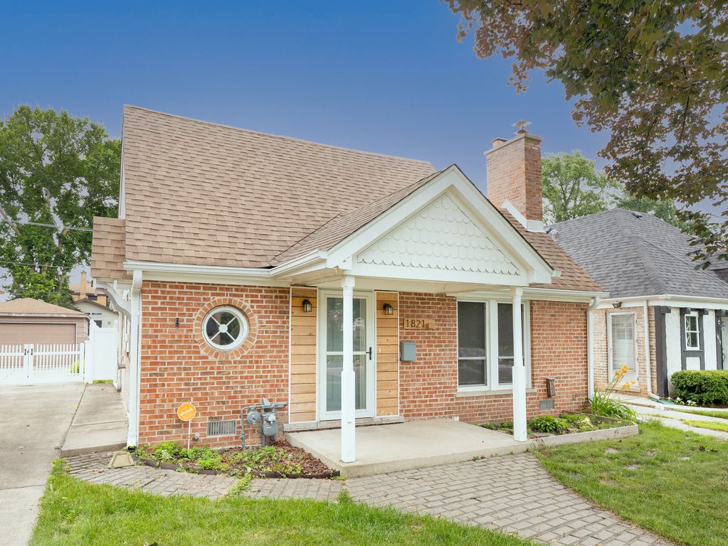 1821 N 74th Avenue, Elmwood Park, IL 60707