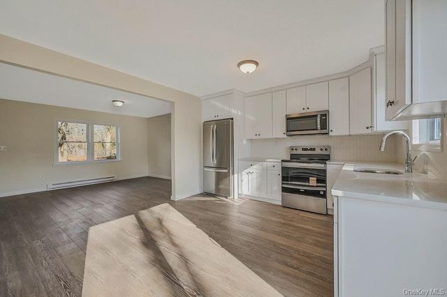 4 Park Lane, Middle Island, NY 11953