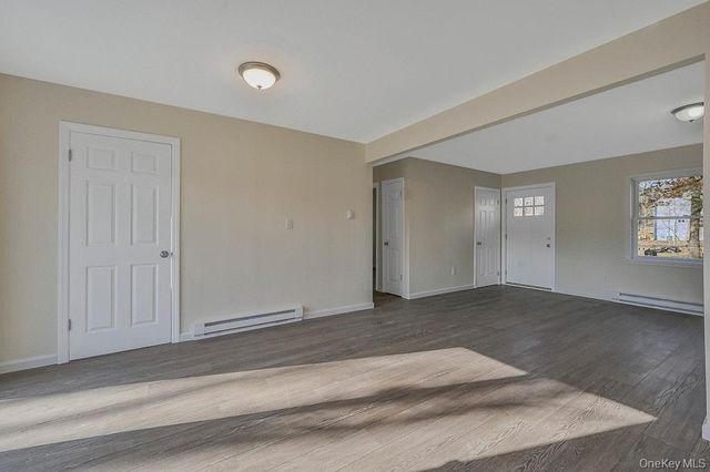 4 Park Lane, Middle Island, NY 11953