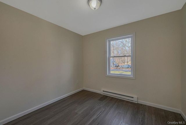 4 Park Lane, Middle Island, NY 11953