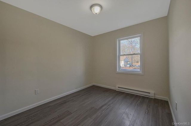 4 Park Lane, Middle Island, NY 11953