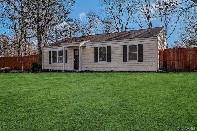 4 Park Lane, Middle Island, NY 11953