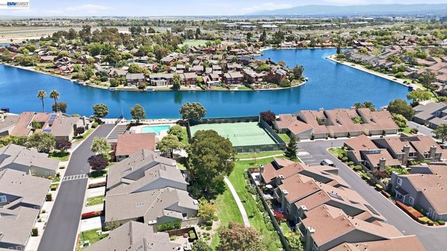 1075 Shell Blvd 11, Foster City, CA 94404