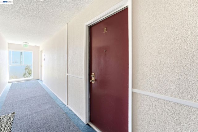 1075 Shell Blvd 11, Foster City, CA 94404