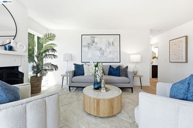 1075 Shell Blvd 11, Foster City, CA 94404