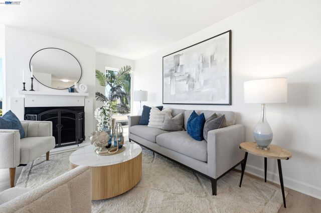 1075 Shell Blvd 11, Foster City, CA 94404