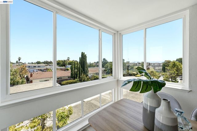 1075 Shell Blvd 11, Foster City, CA 94404