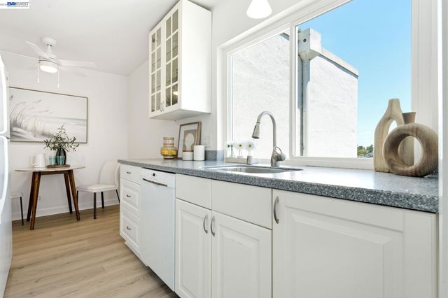 1075 Shell Blvd 11, Foster City, CA 94404