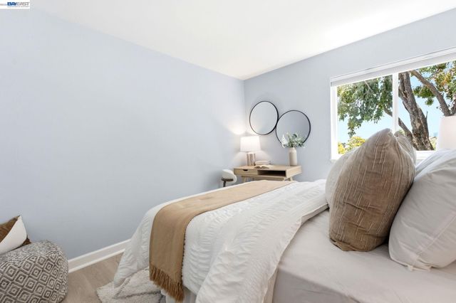 1075 Shell Blvd 11, Foster City, CA 94404