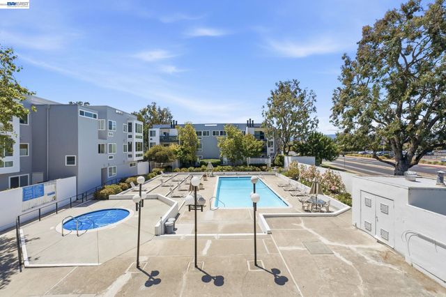 1075 Shell Blvd 11, Foster City, CA 94404
