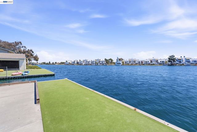 1075 Shell Blvd 11, Foster City, CA 94404