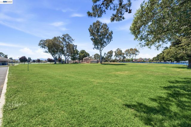 1075 Shell Blvd 11, Foster City, CA 94404