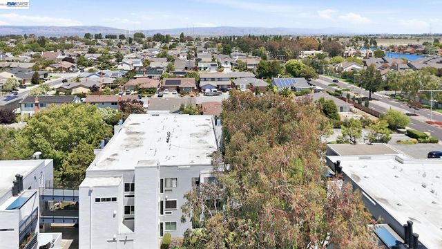 1075 Shell Blvd 11, Foster City, CA 94404