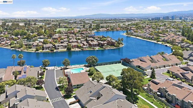 1075 Shell Blvd 11, Foster City, CA 94404