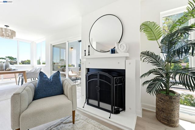 1075 Shell Blvd 11, Foster City, CA 94404