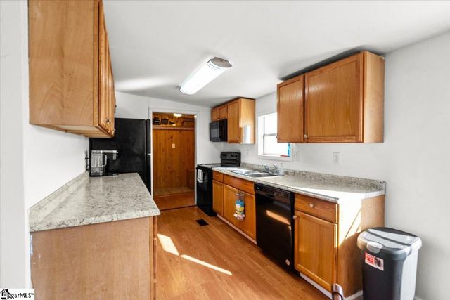 633 E Lynches River Road, Lamar, SC 29069