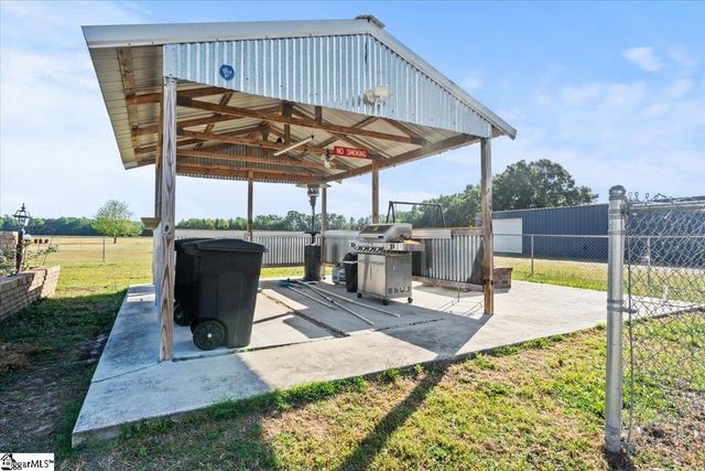 633 E Lynches River Road, Lamar, SC 29069