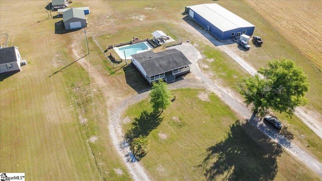 633 E Lynches River Road, Lamar, SC 29069