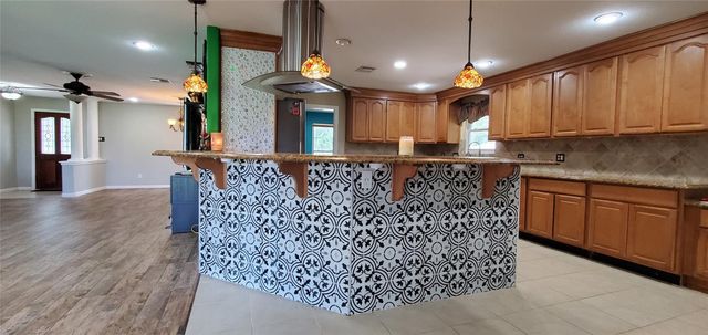 10108 Woodhollow Drive, Conroe, TX 77385