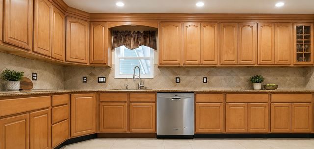 10108 Woodhollow Drive, Conroe, TX 77385