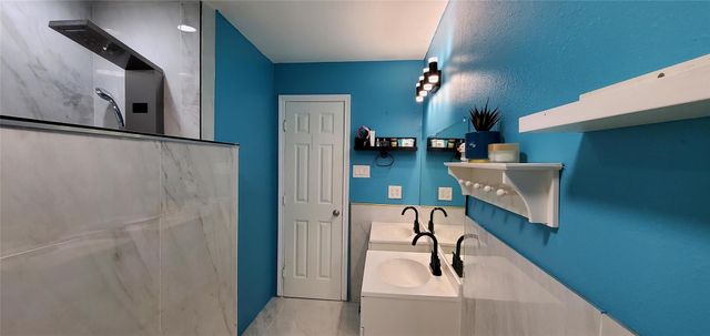 10108 Woodhollow Drive, Conroe, TX 77385