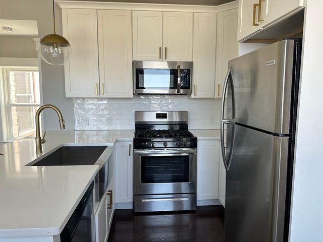 181 Chelsea St 3, Everett, MA 02149