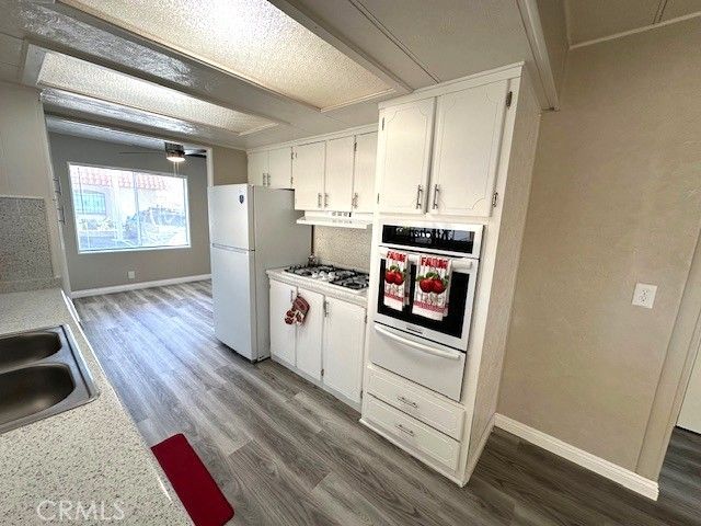 881 N. Lake Street 202, Hemet, CA 92544