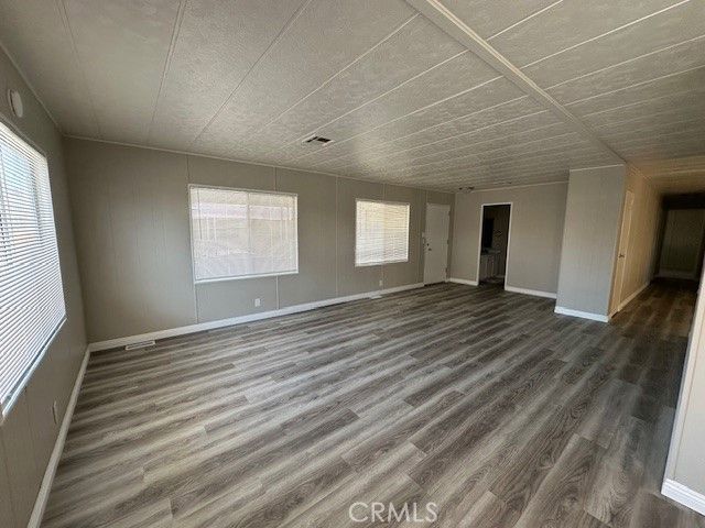 881 N. Lake Street 202, Hemet, CA 92544