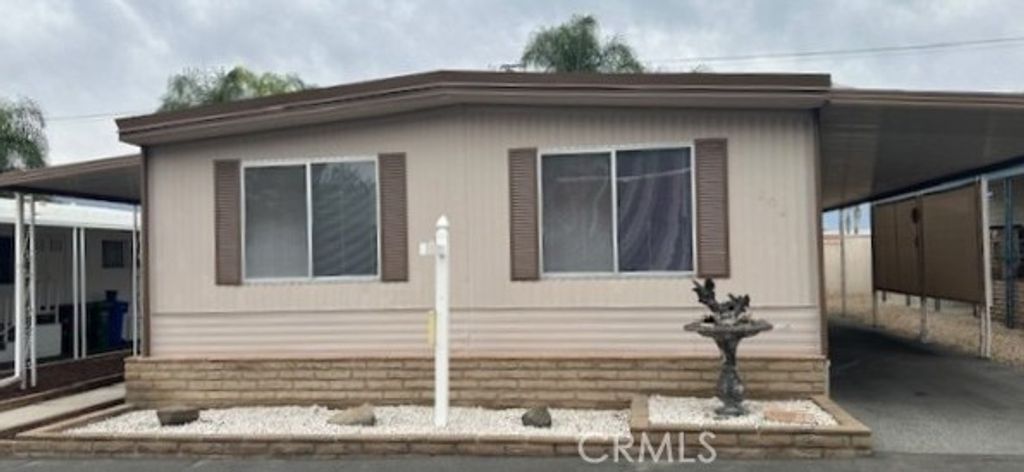 881 N. Lake Street 202, Hemet, CA 92544