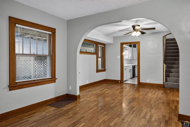 1339 SW High AVE, Topeka, KS 66604