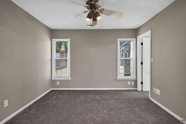 1339 SW High AVE, Topeka, KS 66604