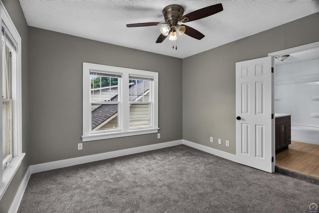 1339 SW High AVE, Topeka, KS 66604