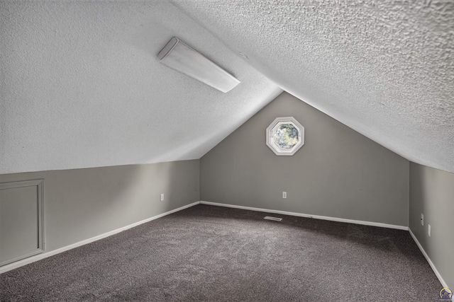 1339 SW High AVE, Topeka, KS 66604